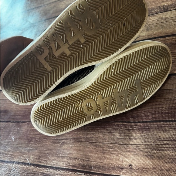 ⭐️ P448 Women’s Sneakers - Size 38 (US 8)  - Black/white Suede with Gold Accents - Picture 6 of 9